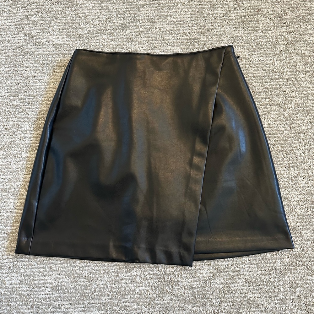 Abercrombie vegan leather skort